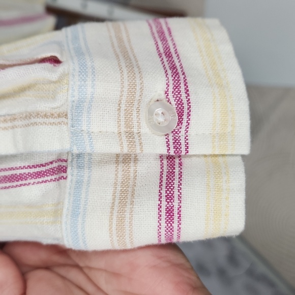 Gap Linen Button Down - Picture 5 of 12